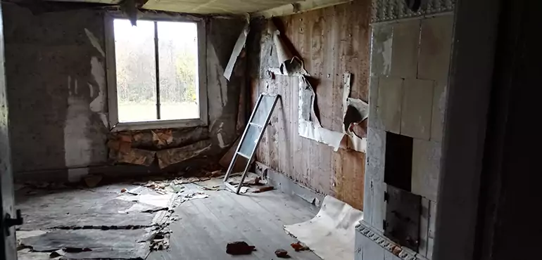 Why Selling a Distressed House Through Traditional Methods Fails in Vernal